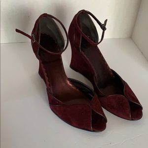 Banana Republic suede peep toe shoe